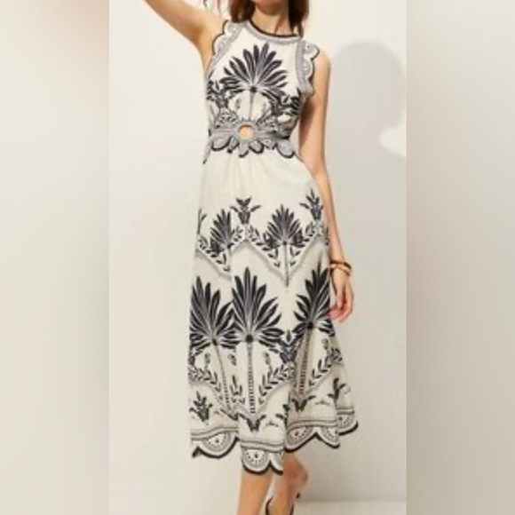 Commense Dresses & Skirts - Commense Black and White Patterned Maxi Dress